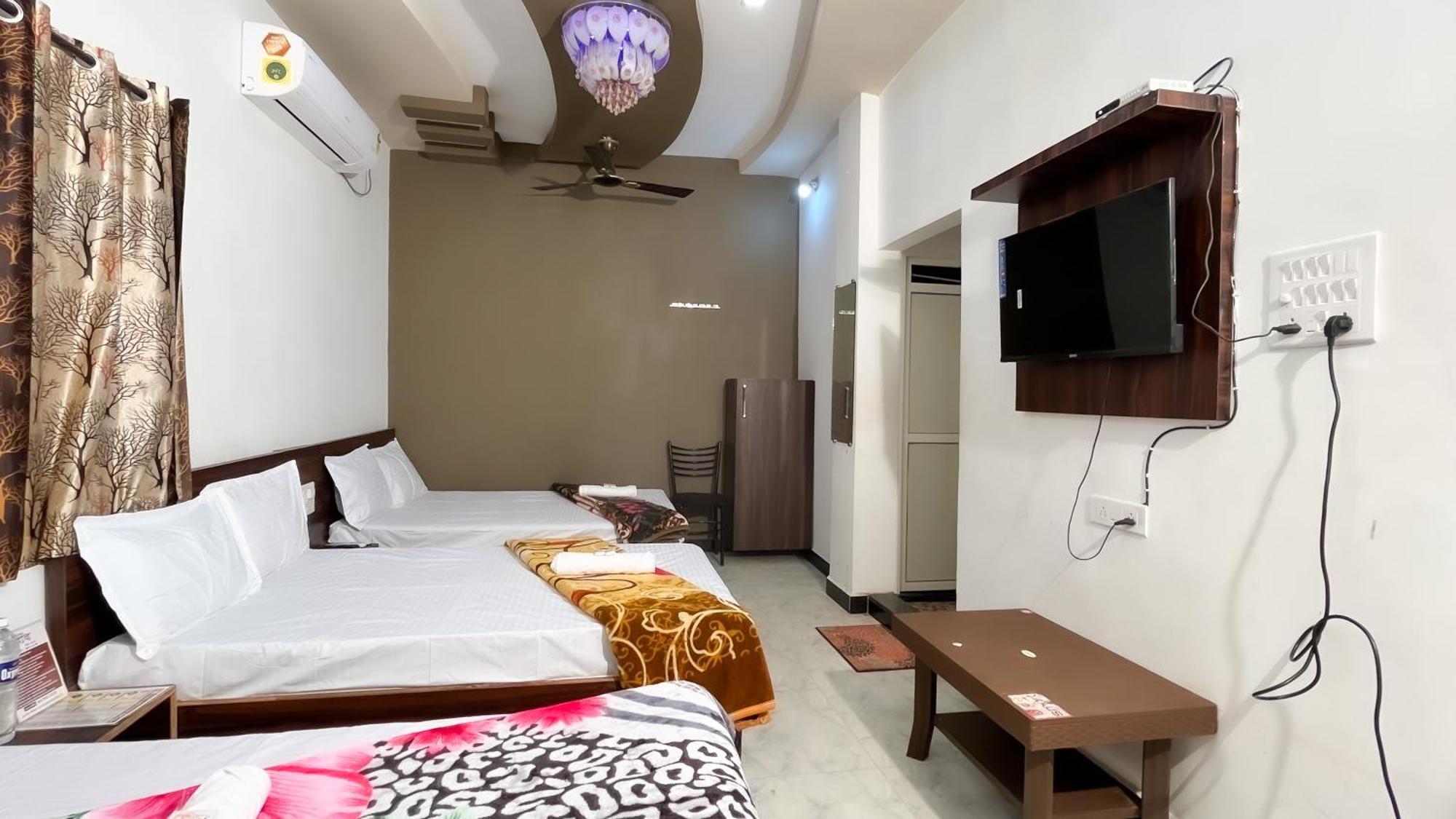 Hotel Rudraksh Уджайн Екстериор снимка