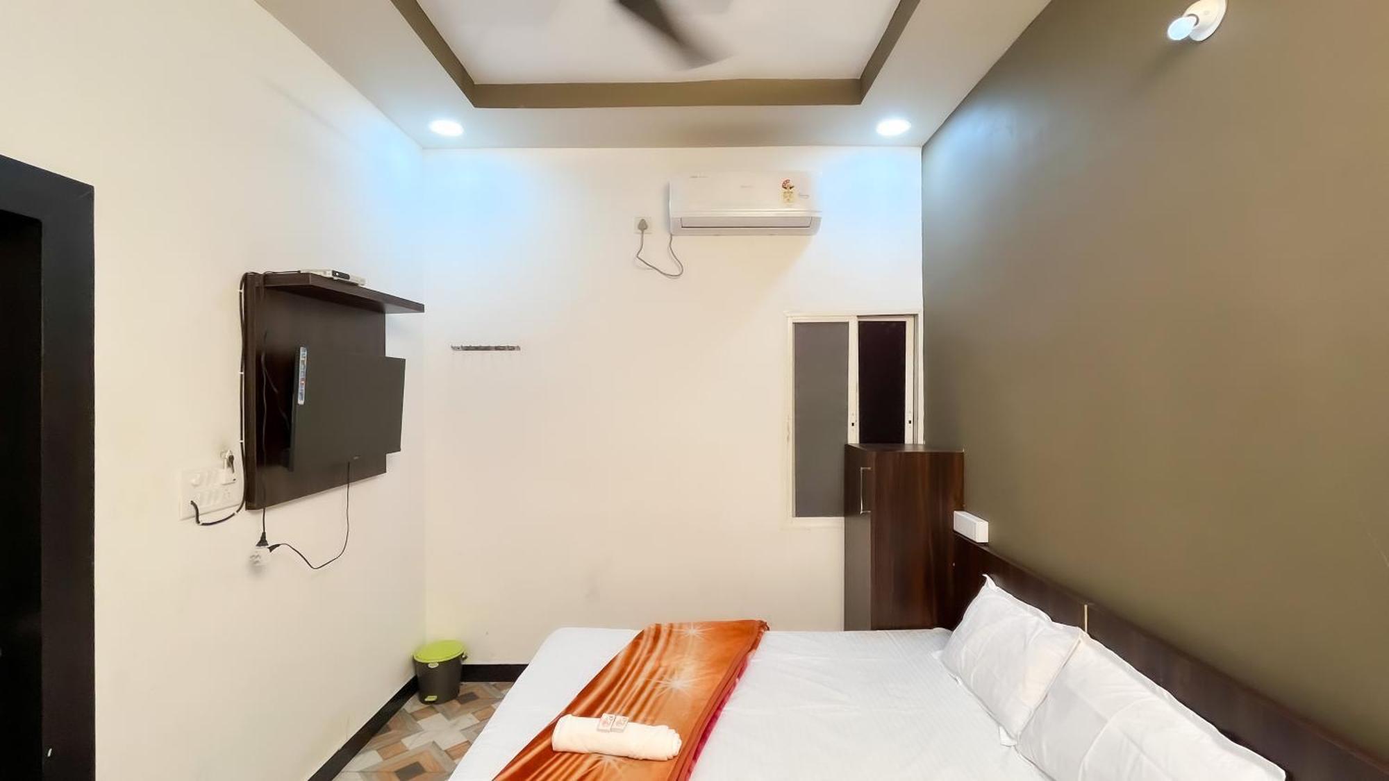 Hotel Rudraksh Уджайн Екстериор снимка