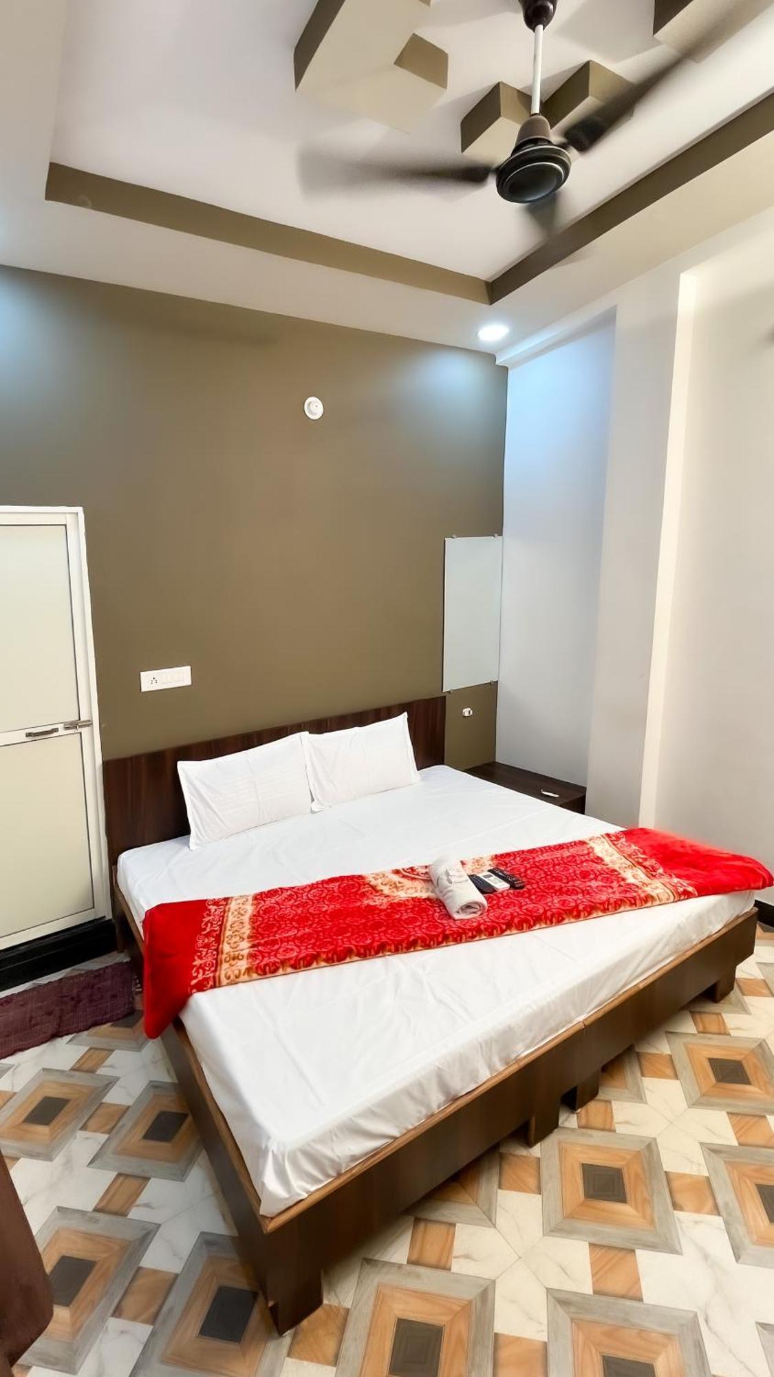Hotel Rudraksh Уджайн Екстериор снимка