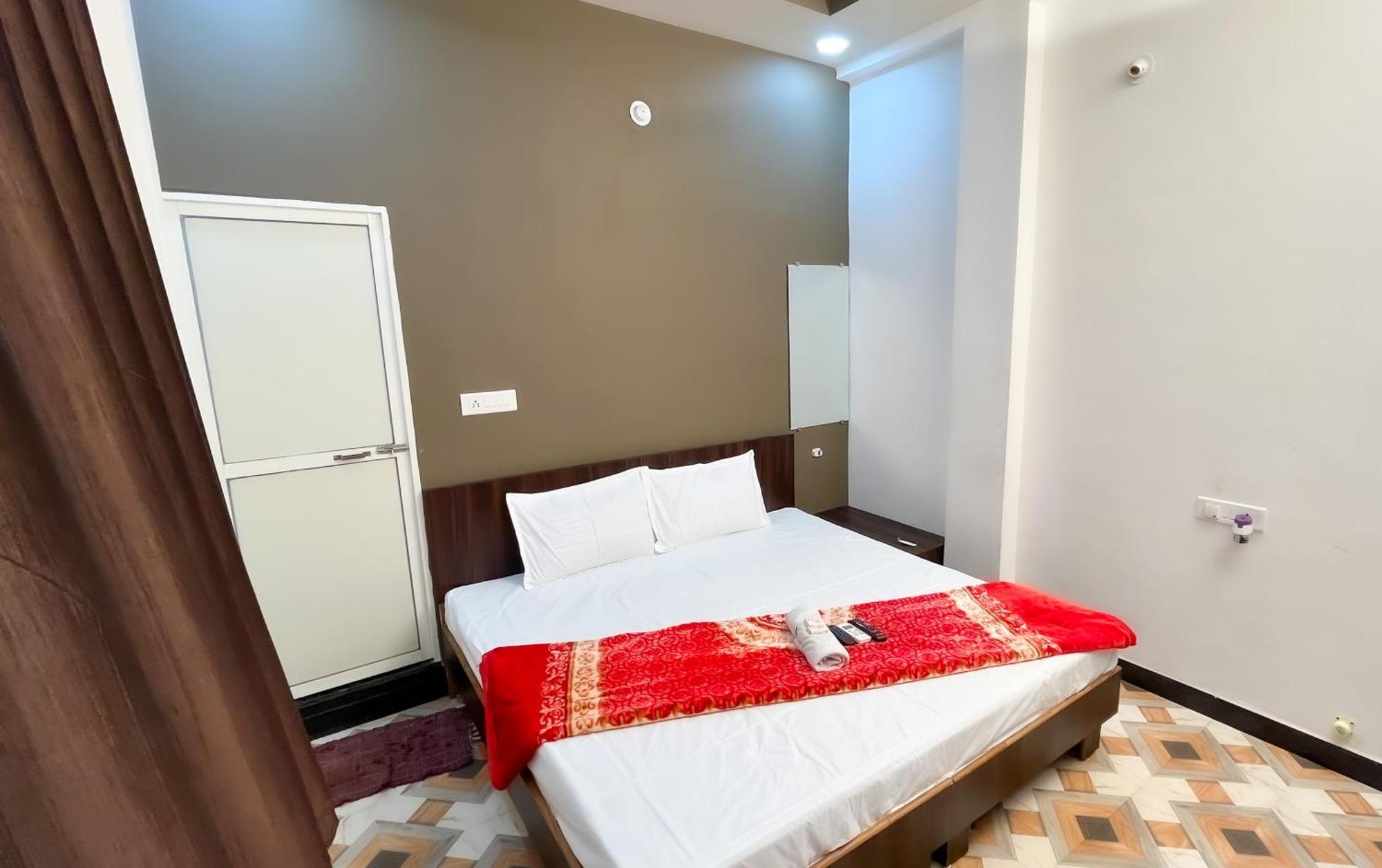 Hotel Rudraksh Уджайн Екстериор снимка